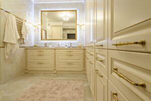 How to Choose the Perfect Bathroom Cabinets for Your Home
